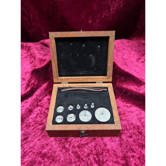 Vintage Oddities - Scale Calibration Weights in Wood Box - WM Ainsworth & Sons - Picture 1 of 5